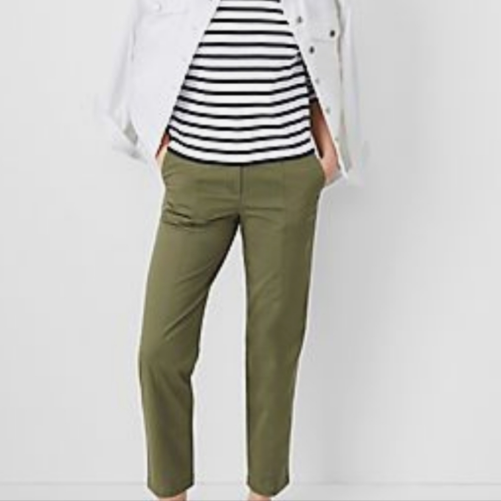 ELLE Straight Leg Capri Army Green Pants Size 4
